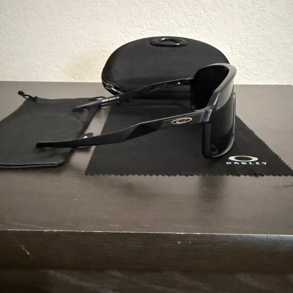 OO9406  Oakley SUTRO Black Matte Frame Silver Icons - Picture 7 of 9